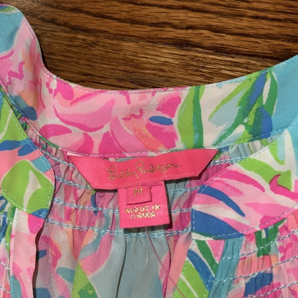 Lilly Pulitzer ELSA 100% Silk Top in multi totally blossom print size Medium NWT - Picture 6 of 8